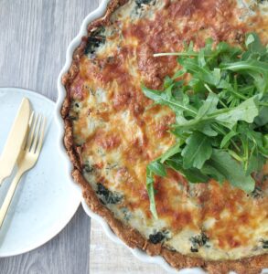 Grov tærte med kål og parmesan