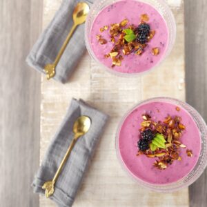 Brombær-lime mousse med crunch