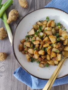 Salat med stegte jordskokker